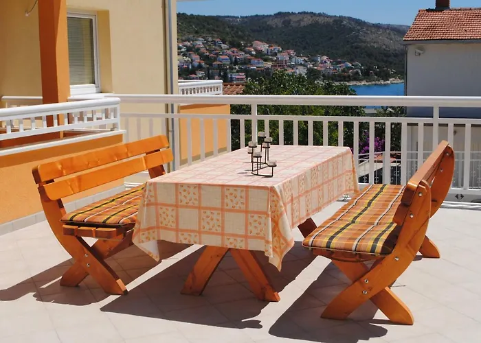 Ciovo Apartments